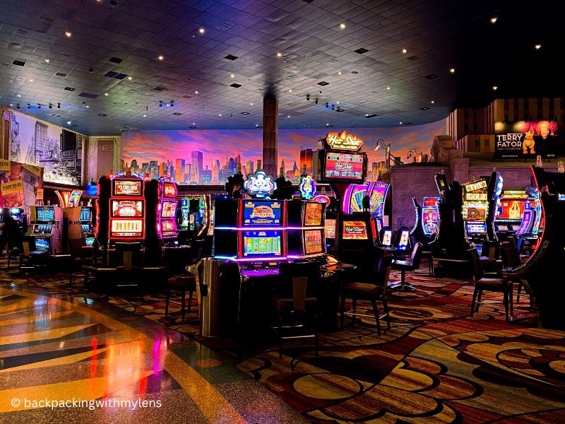 Poker Salonlarında Tarihi Oyunlara Giriş